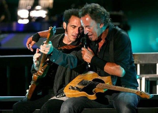 Nils Lofgren Bruce Springsteen's Guitarist Writes Open Letter To Sports